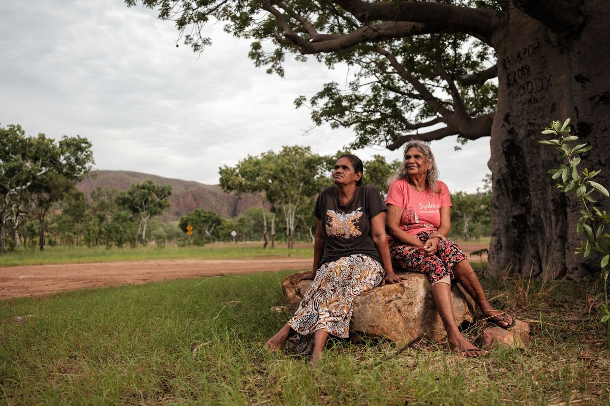 Join Jan Griffiths &amp; Peggy Griffiths at the opening talks for My Country: Country Road + #NGV First Nations Commissions at The Ian Potter Centre: <a href="/NGVMelbourne/">NGV</a>. Sat 23 March. 11am-3pm  
ngv.vic.gov.au/program/my-cou…

📷 Michael Jalaru Torres  
#waringarriarts #exhibition #indigenous