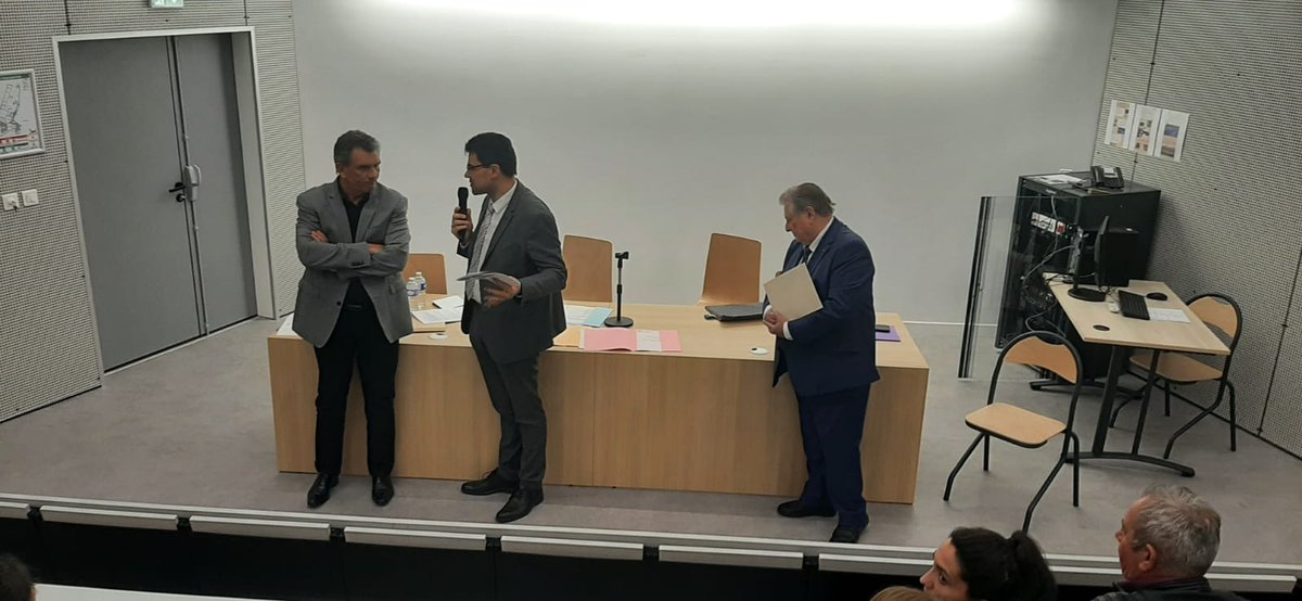 Soirée de remise des diplômes des #PalmesAcadémiques dans le  Nord #Isère. Ce moment de partage a permis de remercier les #récipiendaires pour leur dévouement et leur action et de valoriser à travers eux tous les #métiers de l'#éducation.
<a href="/HeleneInsel/">Hélène Insel</a> <a href="/acgrenoble/">Académie de Grenoble</a>