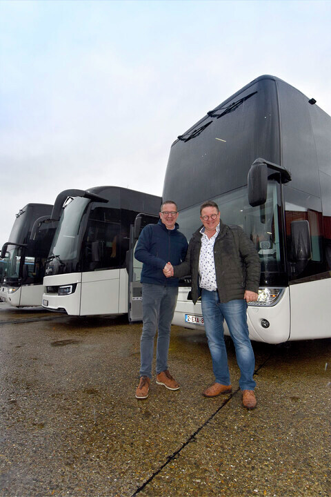 Even when the road gets rough, #teamvanhool keeps the wheels turning. 💙🤝 #VanHoolDelivers More recent deliveries to smiling 🇧🇪Belgian and 🇦🇹Austrian customers, and still more coming. #ToussaintAutocars • #BustouristikMayr • <a href="/HermanVandamme_/">HERMANVANDAMME</a> • #VanHool #LeadingTheWay
