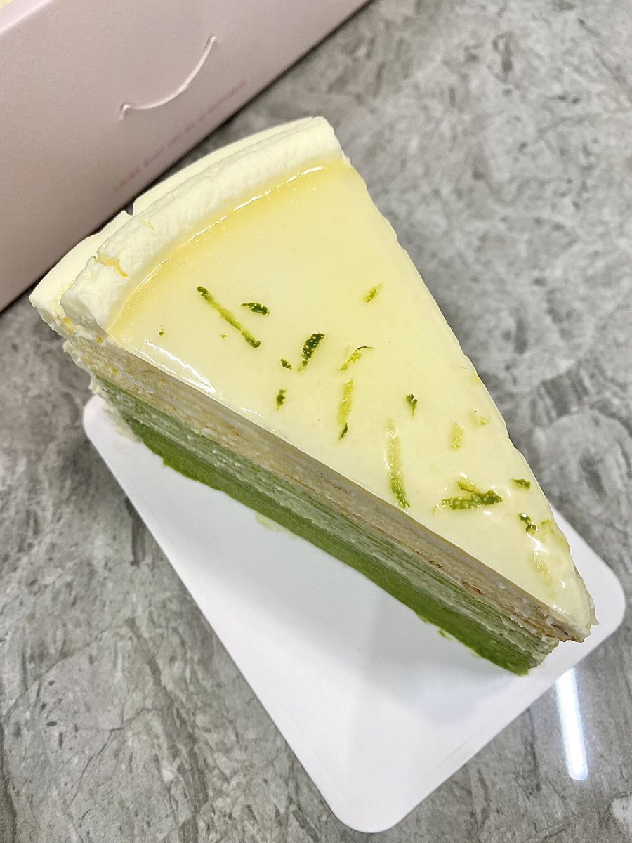 April_Baby0's tweet photo. Afternoon tea🧁🍰 https://t.co/rR9KBavBc0