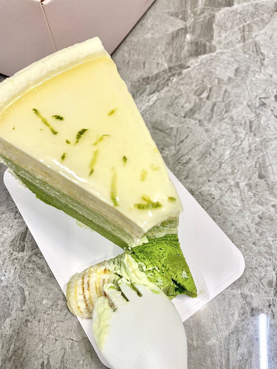 April_Baby0's tweet photo. Afternoon tea🧁🍰 https://t.co/rR9KBavBc0