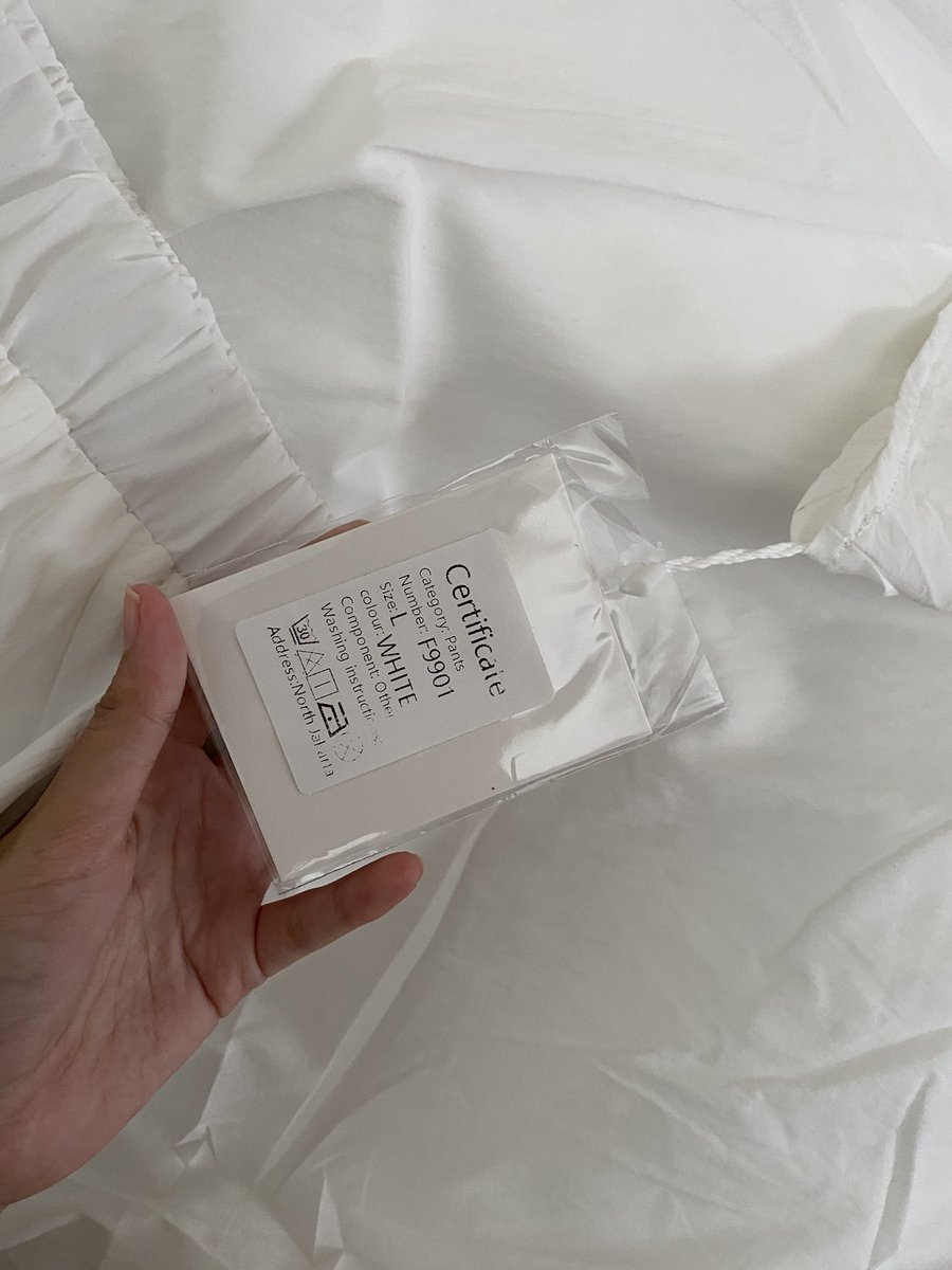 blossomcutieRJ's tweet image. FOR SALE / PRELOVED / WTS

Rok Putih

belom pernah dipake
aga longgar di aku
Ukuran : L 

IDR : 100K 
Harga Asli : 107K 
belom pernah dipake samsek yaa!! masih ada tag

#preloved #rok #prelovedrok #zonauang #zonajajan