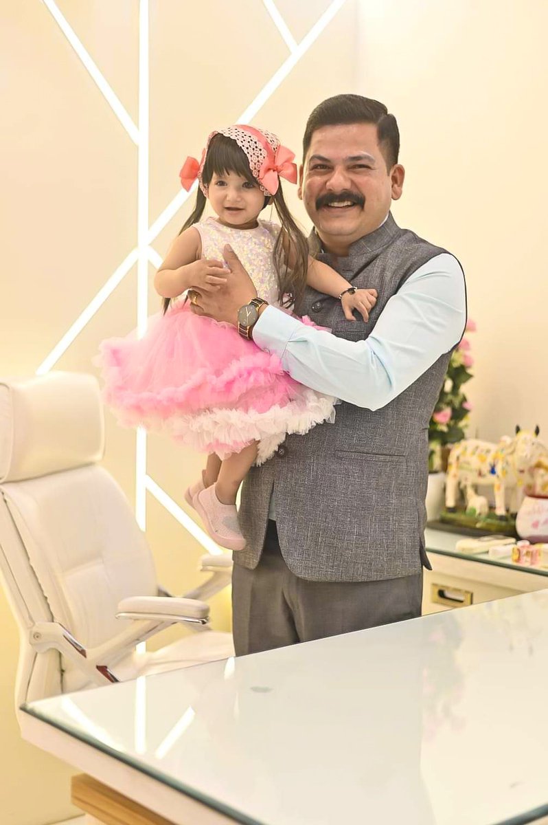 Kuldeeprao322's tweet photo. Happy Birthday Beta🎂🌹💐🎁
प्यारी दुलारी भतीजी बिटिया रानी राज नन्दिनी को जन्मदिवस की बहुत बहुत शुभकामनायें,
एवं असंख्य बधाइयाँ!
#birthdayqueen 
@PAWANUP32 https://t.co/LSxM5SGvfx