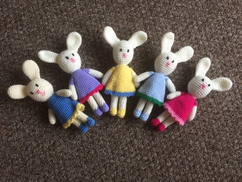 #Bunnies! 🐰handmade gift idea, great for little hands to hold! bitzas.etsy.com/listing/222371… #UKCraft #firsttmaster #MHHSBD #earlybiz