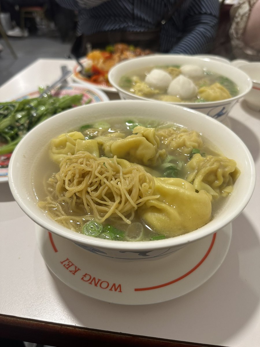 annixontong's tweet photo. Wong Kei. Always. https://t.co/iB20uDQkYL