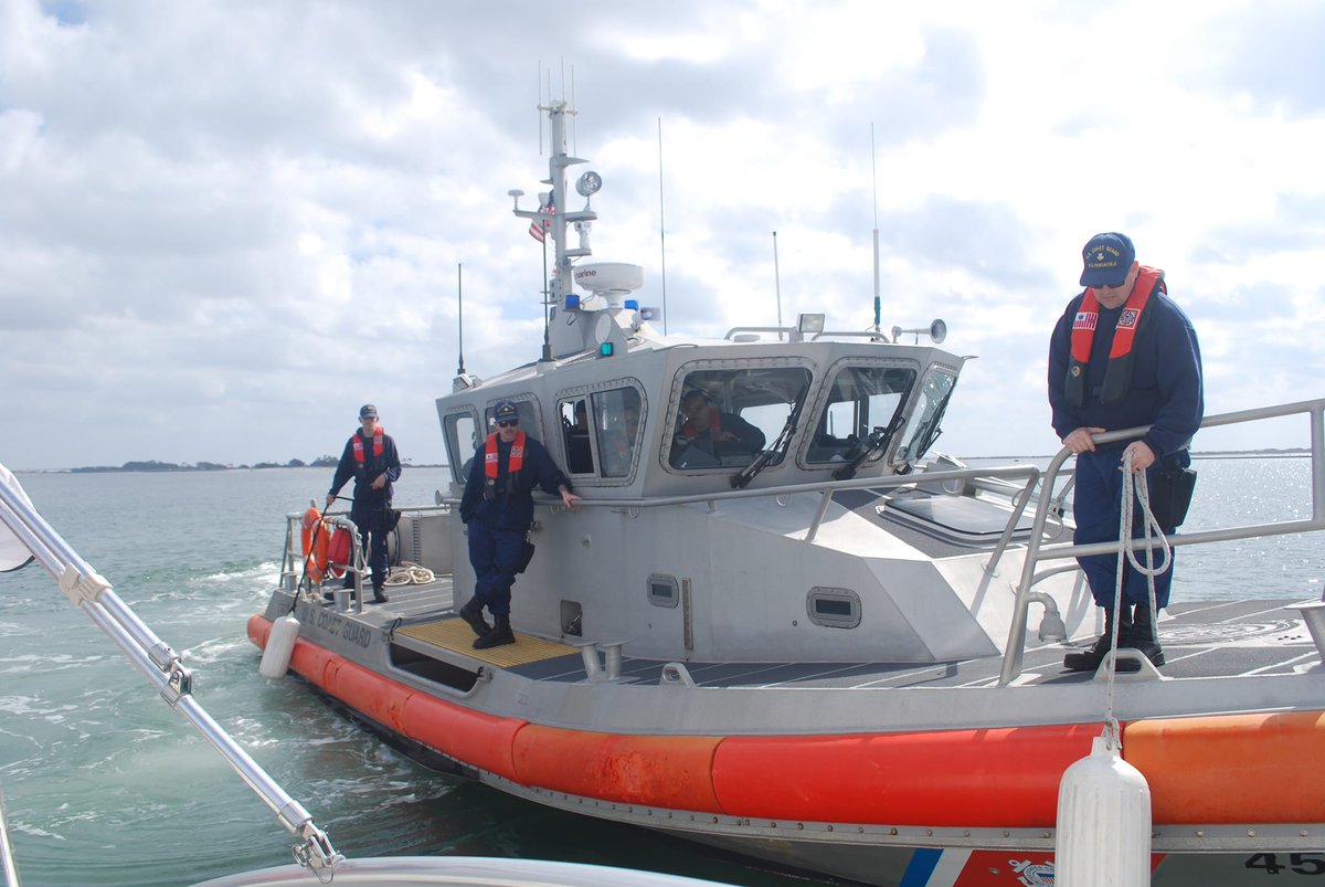 How often do you train? Auxiliarists from USCG Auxiliary Orange Beach Gulf Coast recently spent some time with U.S. Coast Guard Station Pensacola training on some of their essential skills and improving joint efforts. 📸 USCG Auxiliary Orange Beach Gulf Coast.