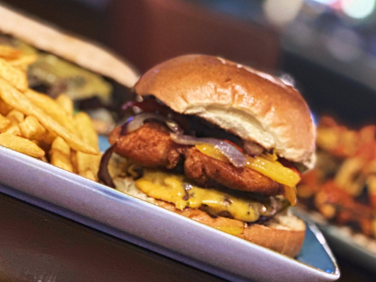 Champswashy's tweet photo. Open from 12pm today and food served until 8:30pm. Get your weekend started at Champs! https://t.co/pltcNgto80