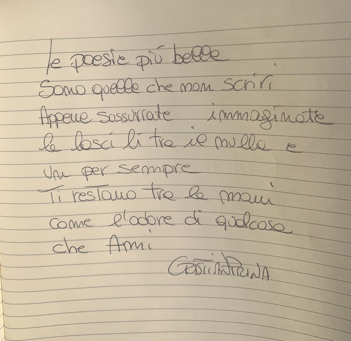 #poesie #bellezza #scrivere #sussurrare #immaginare #lasciare #lasciareandare #ilnulla #persempre #restare #tralemani #odore #annusare #qualcosa #amare #traccedime #tralerighe