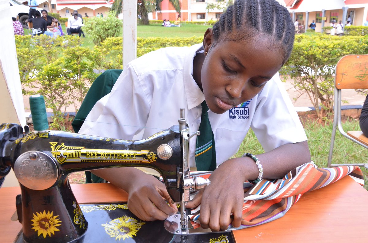 kisubi_schools's tweet image. Inspiring the next generation: At #KisubiSchools, we champion #ChildCenteredLearning, putting students at the heart of their educational journey, where possibilities are limitless.

Feel free to call us at +256772460625 or reach out via WhatsApp at +256703710288.