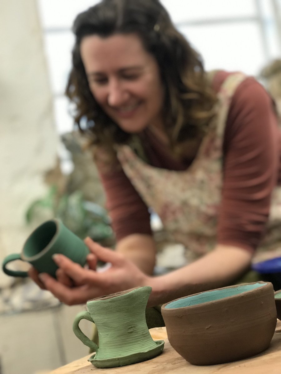 eastnorpottery's tweet image. Cor, can’t believe how fast our monthly Weekend Potter’s Wheel Course comes around 😅Here’s a few tasty pics from January’s event - day two. 📷🤩

eastnorpottery.co.uk/potters-wheel-…

#potterycourse #potterswheel #weekendbreak