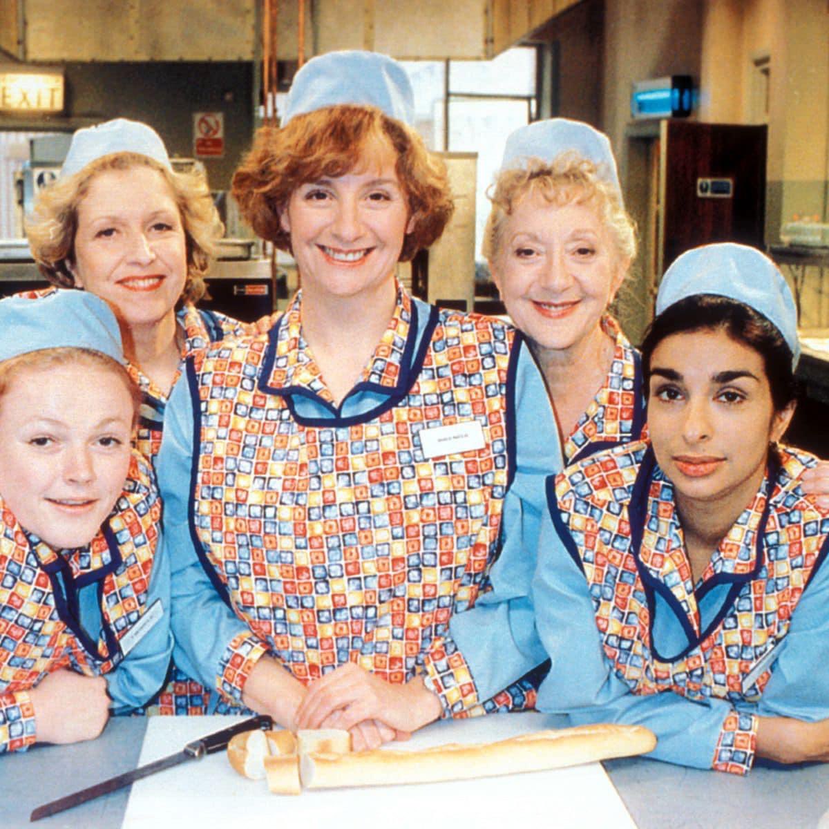 Anna Alls ππ #BLM πͺπΊ (@annaalls) on Twitter photo This just popped up in my Facebook memories, a timely reminder of the pandemic and my stint as a dinner lady alongside the Head Teacher <a href="/MrWaldram/">Ben Waldram</a>
#ActualFootage
#Memories This just popped up in my Facebook memories, a timely reminder of the pandemic and my stint as a dinner lady alongside the Head Teacher <a href="/MrWaldram/">Ben Waldram</a>
#ActualFootage
#Memories