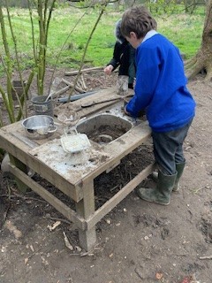 NectonFS's tweet photo. The year 4 group usually split due to different interests. Yesterday had a change, they all came together and worked to make several different dishes. This environment brings together those who may not otherwise play together- really wonderful to see. https://t.co/fGwcwkkeT4