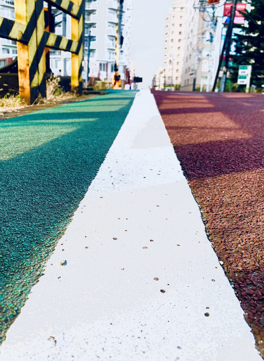 イタリンな道路。。。
仙台駅東口付近

#宮城県　#仙台市　#公園　#グラベル  #綺麗な景色　　#ビール　#ロードバイク　#ウォーキング　#まちぶら　#バイクパッキング　#ベスコン　#最高の状態 #居酒屋　#酒のつまみ