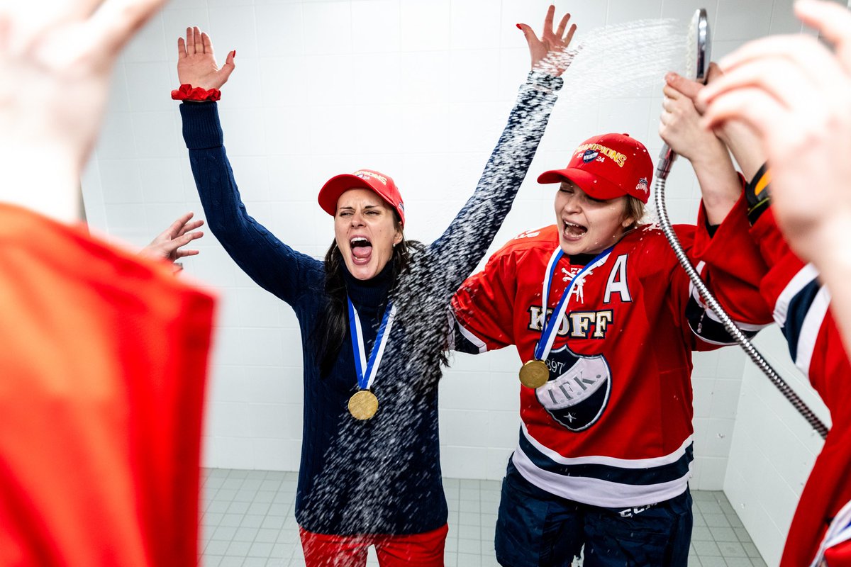 Mestareiden 🏆 tunnelmakooste #HIFK #NaistenLiiga