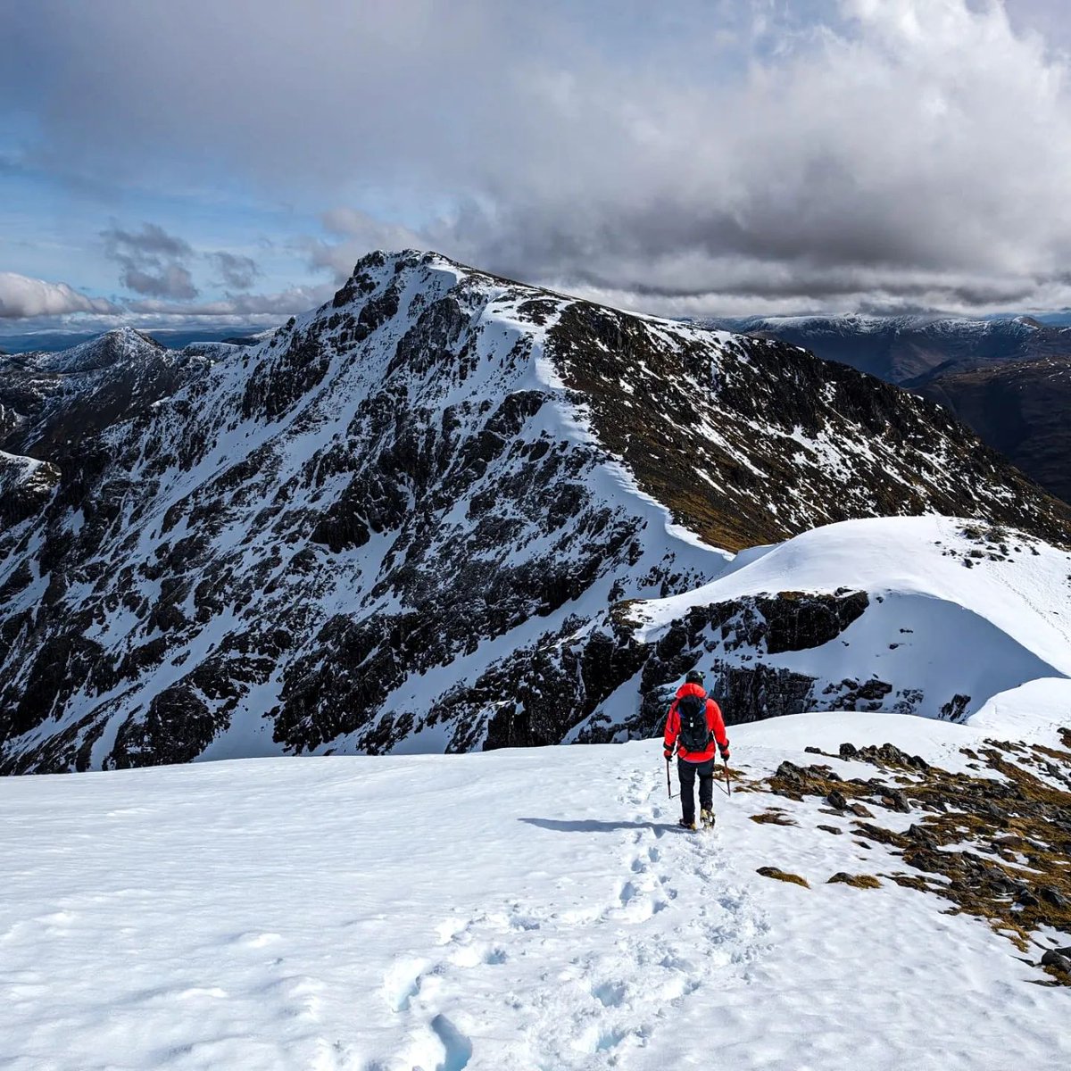 Adventure enthusiasts, check out these epic captures by @jordan_l_378 

Broad Gully on SNCL then traversing over to Central Gully on Bidean nam Bian  jenny_t4_adventures 

16/03/24