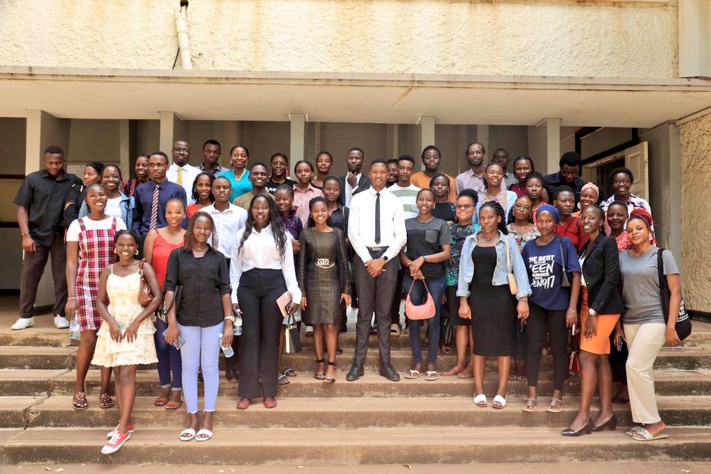 BrainchldBurson's tweet image. Our PR Executive @Ivandarlington1, had the opportunity to lecture PR students of @Makerere as a guest lecturer. 

We are so proud of his dedication to his craft and commitment to passing on his knowledge to upcoming PR professionals in Uganda.

#BolderBetterTogether
#PRInsights