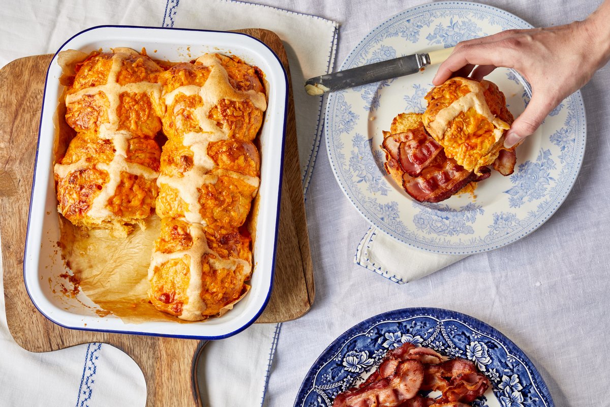 Easter is just around the corner and we have the perfect savoury recipe for Easter weekend! Belton Farm's Red Fox and Chilli Hot Cross Buns are delicious with melted butter and with crispy bacon: beltonfarm.co.uk/our-recipes/re… #coombecastle #britishdairy #cheese #Beltonfarm