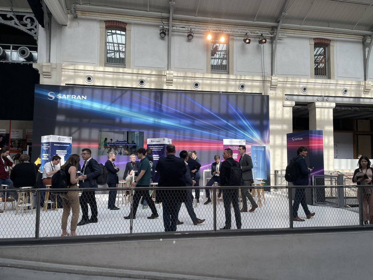 SAFRAN's tweet image. [#HTGlobalSummit] It's the 2nd day of the @hellotmrc Global Summit! Find out schedule of today's #conferences to listen to at our Safran booth and follow live on X ⬇️