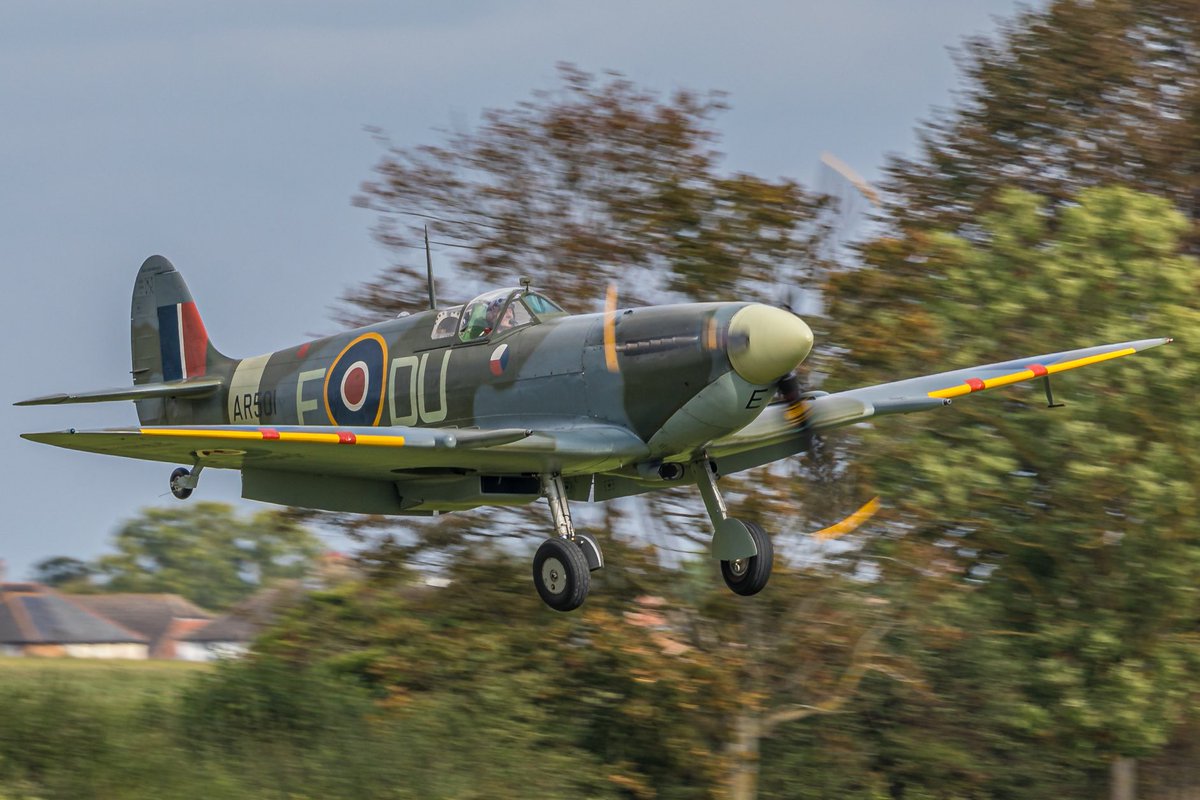‘Flaps Friday’

John Hurrell in to land over Hill Lane at Old Warden during the Shuttleworth Race Day Airshow on Sunday October 1st 2023…⁦@ShuttleworthTru⁩ ⁦@svas_oldwarden⁩ #shuttleworth #oldwarden #theshed #shed #spitfire #seahurricane #swissgarden #discoveryhub