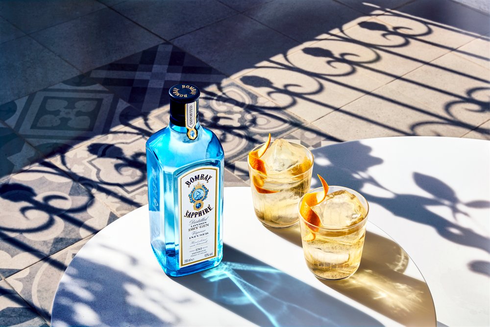 BombayJapan's tweet photo. 今夜はどんなカクテルを飲みたい気分ですか?😊🍸
#ボンベイサファイア #かきたてる創造力 #ジンカクテル #StirCreativity #BombaySapphireGin #gincocktail #bombaysapphire https://t.co/8X6eFwcDLU
