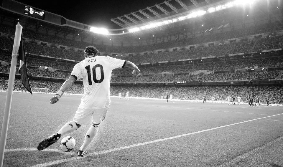 👑 Il y a un an, Mesut Özil annonçait la fin de sa carrière ... un des meilleurs 10 du 21e siècle 🥹