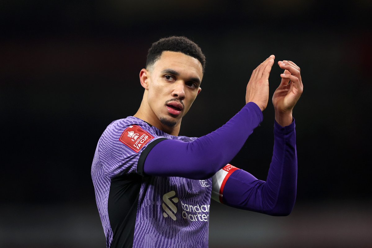 🚨⚪️ Real Madrid are monitoring Trent Alexander-Arnold's contract situation at Liverpool.

Current deal expires in June '25 with no talks underway as of now.

Liverpool have not indicated any desire to sell at this stage.

There's no indication of player's views so far.