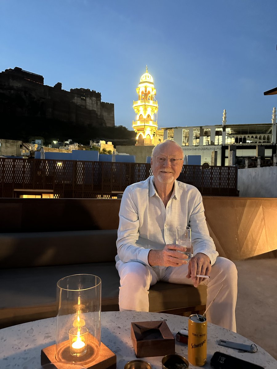 Scotto has returned from India heightened and enlightened and he is back LIVE on the The Vinyl Lounge Show tonight. Don't miss it!