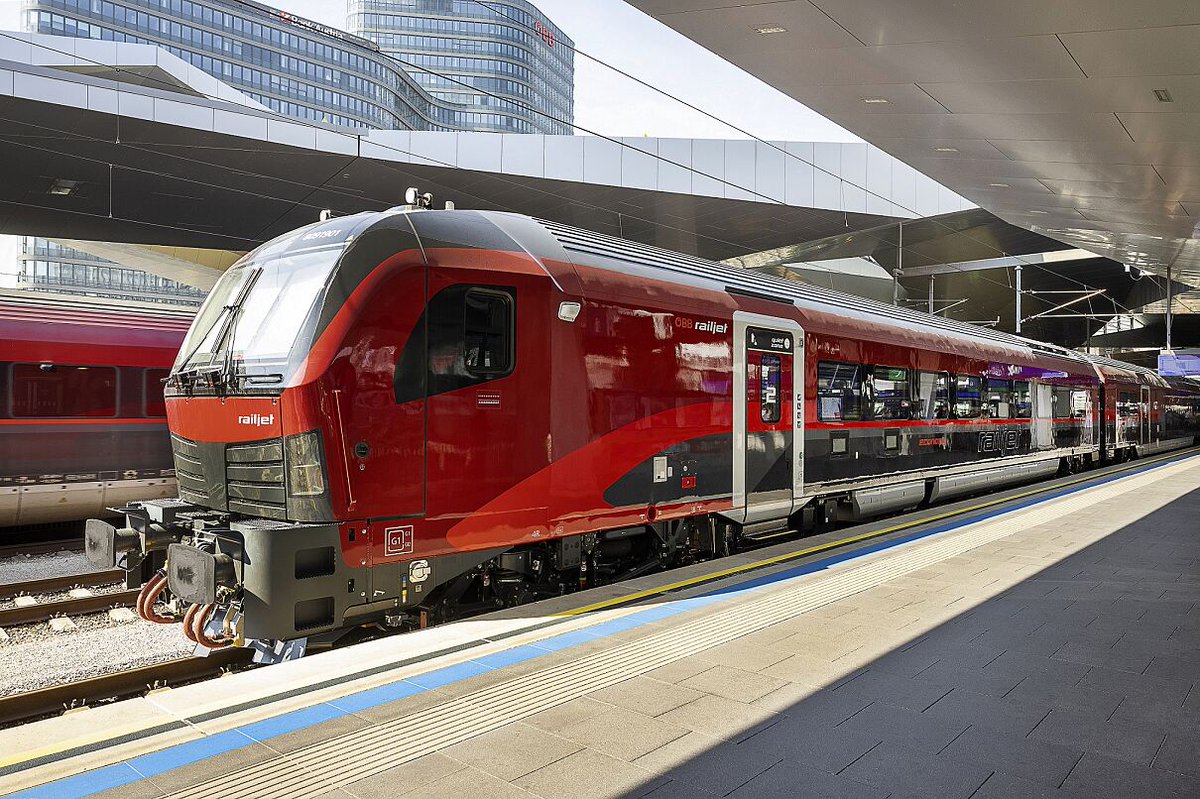 ÖBB's new Railjet2 sets enter service today on the Vienna-Innsbruck-Feldkirch route and will be introduced on Munich–Innsbruck–Bologna services from 8 April. ÖBB has also today announced an order with Siemens for 19 additional sets for delivery by autumn 2028.