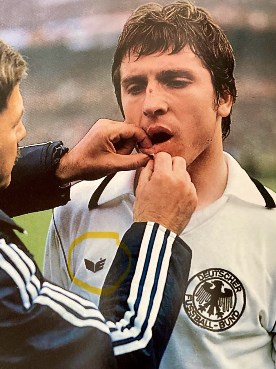 s_hermanns's tweet photo. Das @DFB_Team ohne die drei Streifen? Unmöglich? Geschichtsvergessen? Bei der WM 1978 hat die Nationalmannschaft in Trikots von Erima gespielt. https://t.co/LQ4PEmOd1V