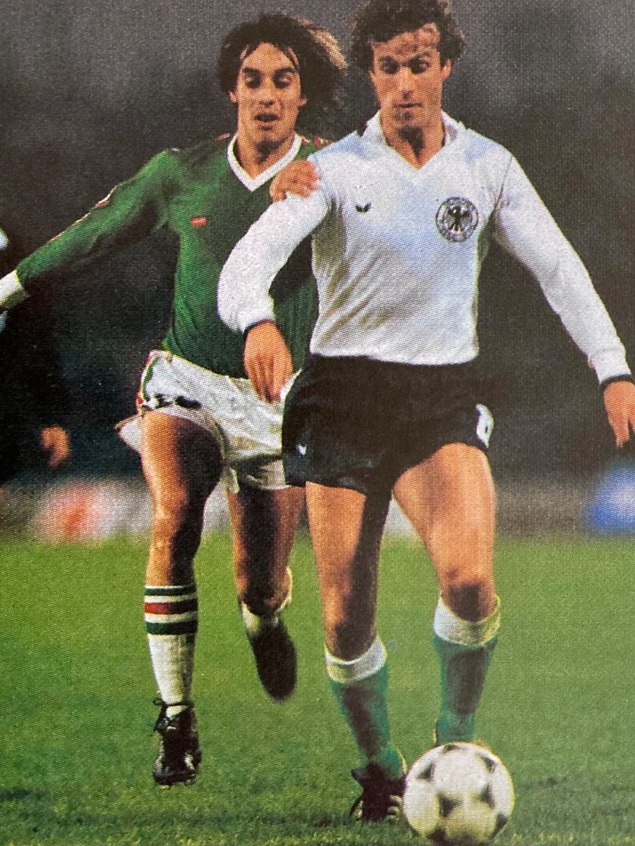 s_hermanns's tweet photo. Das @DFB_Team ohne die drei Streifen? Unmöglich? Geschichtsvergessen? Bei der WM 1978 hat die Nationalmannschaft in Trikots von Erima gespielt. https://t.co/LQ4PEmOd1V