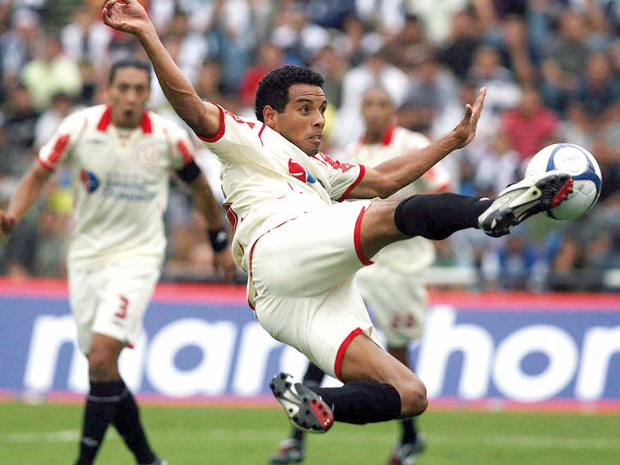 stefanotv17's tweet photo. No tengo dudas que estos fueron los mejores momentos que he vivido como hincha de la U. https://t.co/NftehtWUSY
