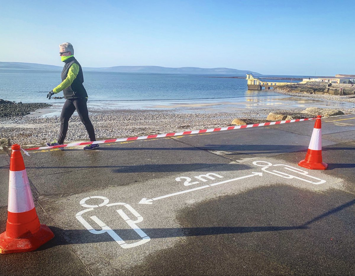 AlanCoss's tweet photo. Salthill, 22/03/2020.
#thinkingback… https://t.co/yhSKyhN1Q0