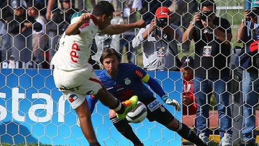 stefanotv17's tweet photo. No tengo dudas que estos fueron los mejores momentos que he vivido como hincha de la U. https://t.co/NftehtWUSY