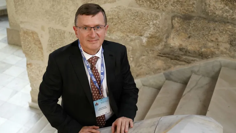 📢🔴 #17EPOCSEMI en <a href="/lavozdegalicia/">La Voz de Galicia</a> 📰🗞️ | Entrevista al Dr. José Antonio Díaz, internista SEMI del GT <a href="/semiepoc/">SemiEPOC</a> y miembro del Comité Organizador de la reunión que está teniendo lugar en la Facultade de Medicina de <a href="/UniversidadeUSC/">USC</a>: «La sintomatología principal de los pacientes