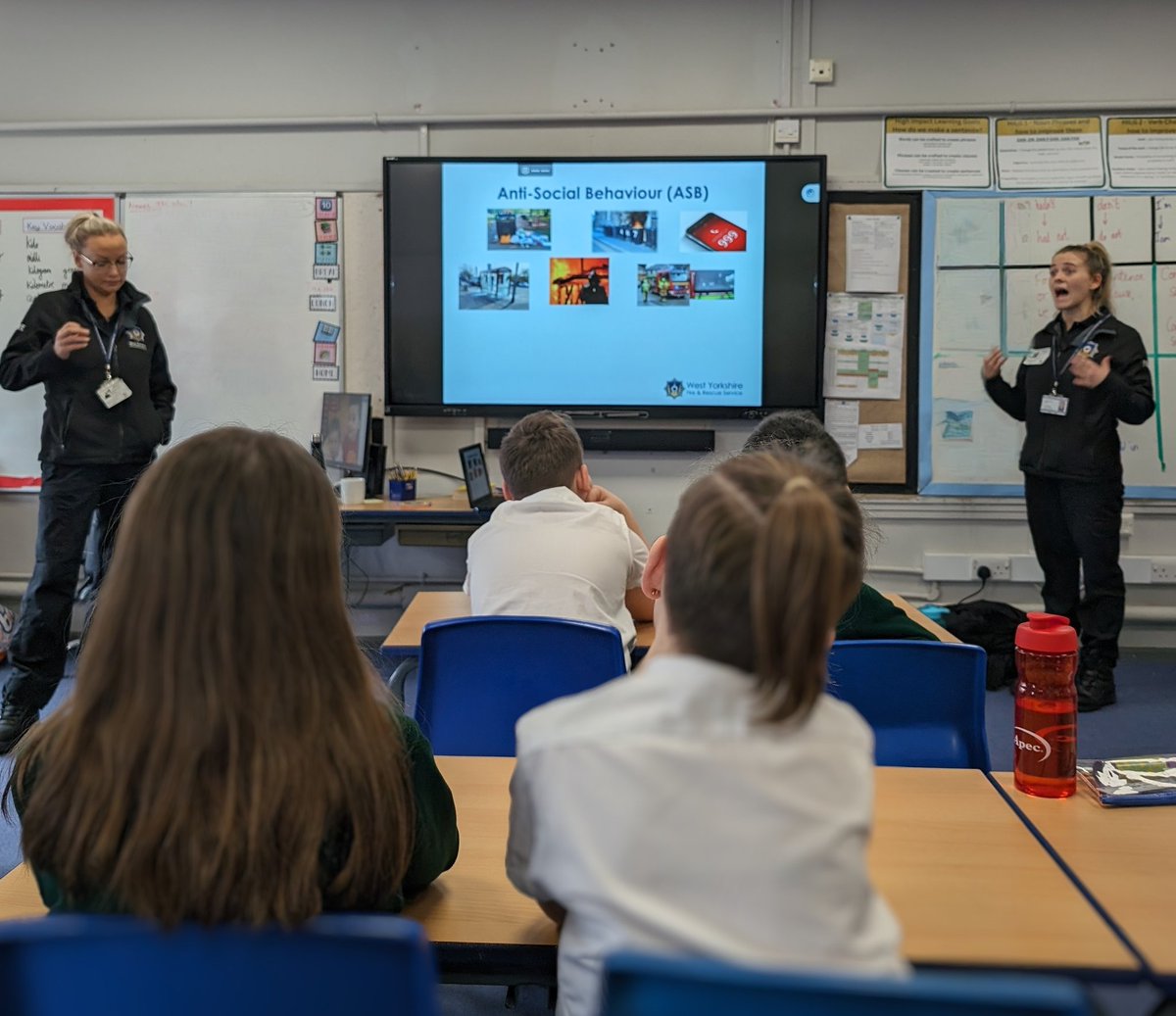 A big thank you to <a href="/WYFRS/">West Yorkshire Fire and Rescue Service</a> who visited yesterday to talk to Y5&amp;6 about Anti-Social Behaviour towards Emergency Services.  

🚒🔥🧯