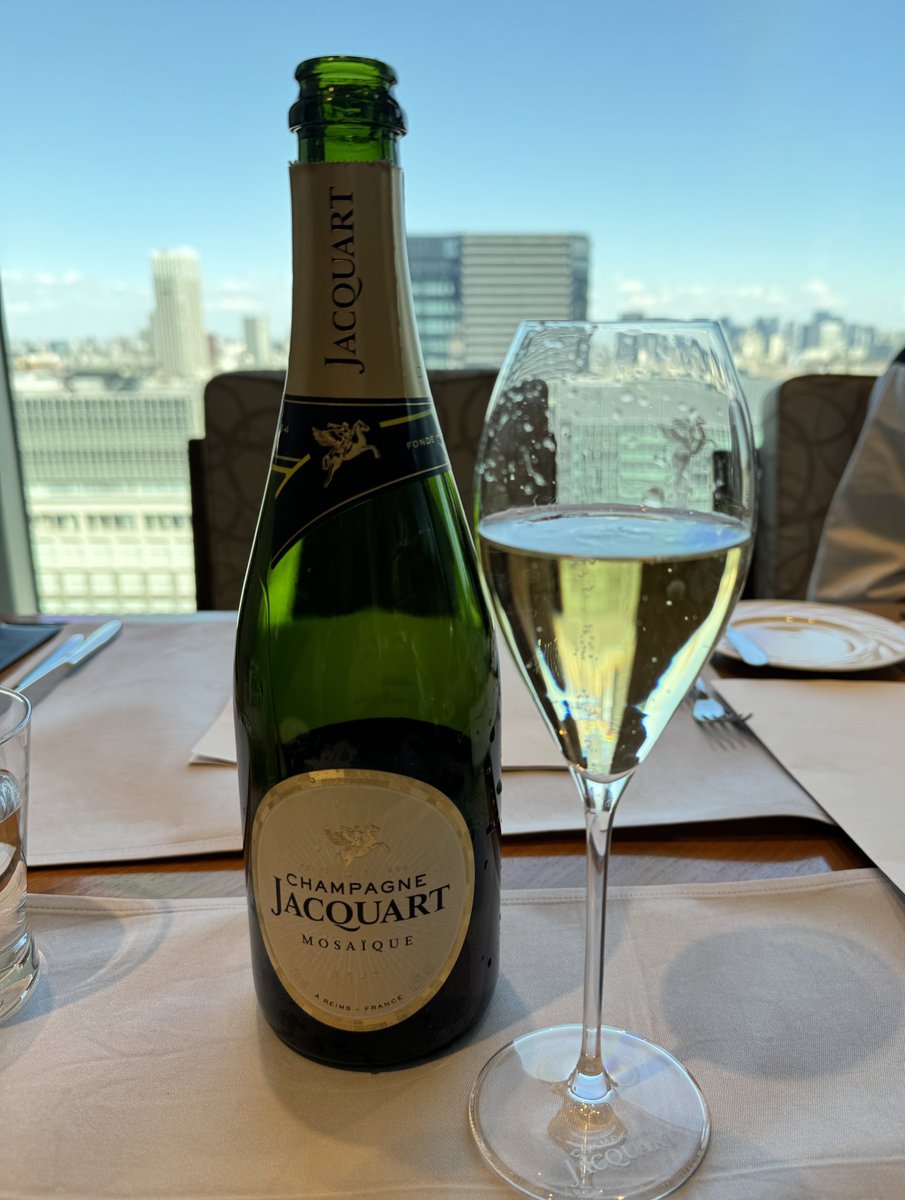 marcpanther's tweet photo. 昼の #jacquart🥂✨ https://t.co/WaGZNcRn3J