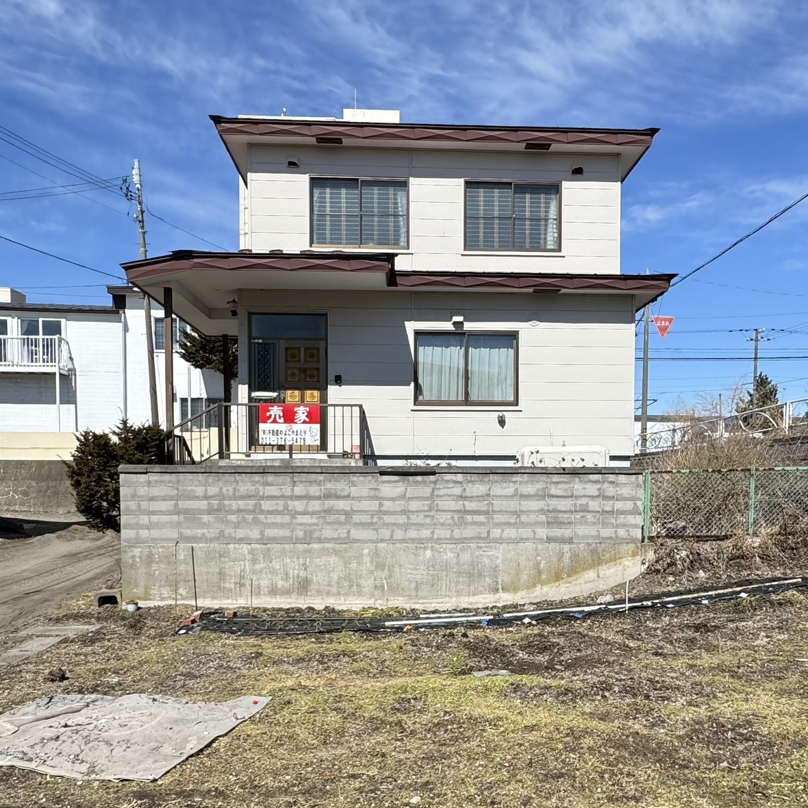 HouseDo11's tweet photo. 🎀《新着物件》🎀
苫小牧東エリア・汐見町にある、SLDK中古戸✨
駐車は敷地枚に約2台収納可能👍全居室収納付き😀
🎇出窓・陽当り良好🎇
詳細はこちらから→https://t.co/ukWCRwIO4T
#苫小牧市 #6LDK #中古戸建 #車庫2台分 #ハウスドゥ #ハウスドゥ苫小牧西 #ハウスドゥ苫小牧東 #不動産会社 https://t.co/nRh98CDk9f