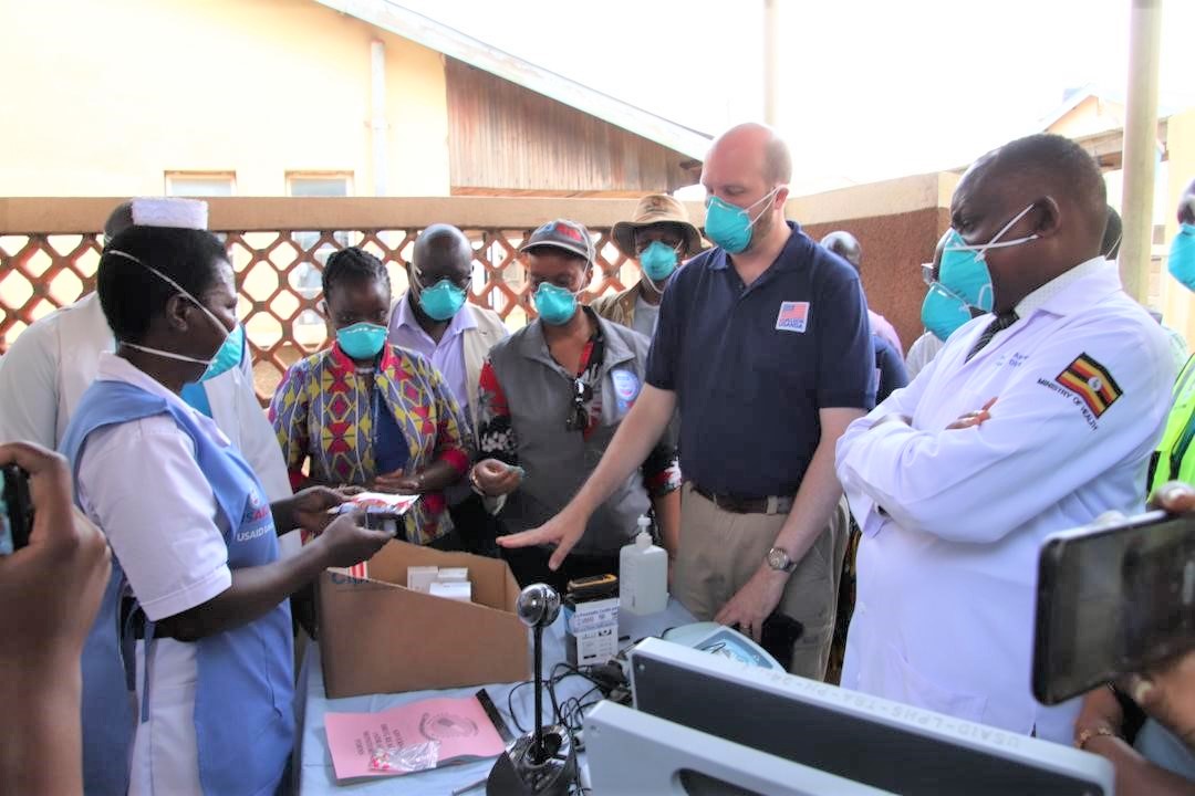 Yesterday, #AmbPopp visited Arua Regional Referral Hospital and witnessed the incredible impact of U.S.-supported programs in #HIV care, multidrug-resistant TB management, outbreak response, & malaria. Thanks to 🇺🇸 @CDCGlobal, @USAID, @PEPFAR, & @PMIgov, HIV positive mothers can…