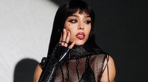 poloenlatierra2's tweet photo. Chic@s deberíamos hacer tendencia
"Danna reina"
Para que se ataquen más sus haters🤤 https://t.co/HPgWZHvnV4