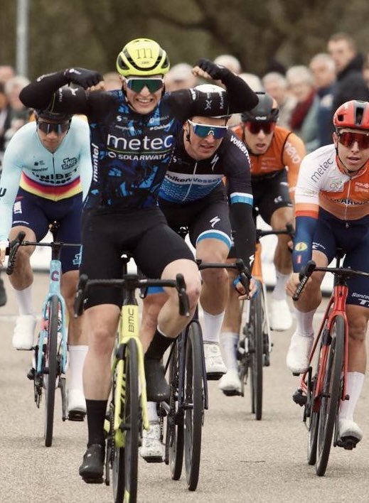 Roy Hoogendoorn wint 2e etappe van Olympia’s Tour, knappe prestatie van het collectief.