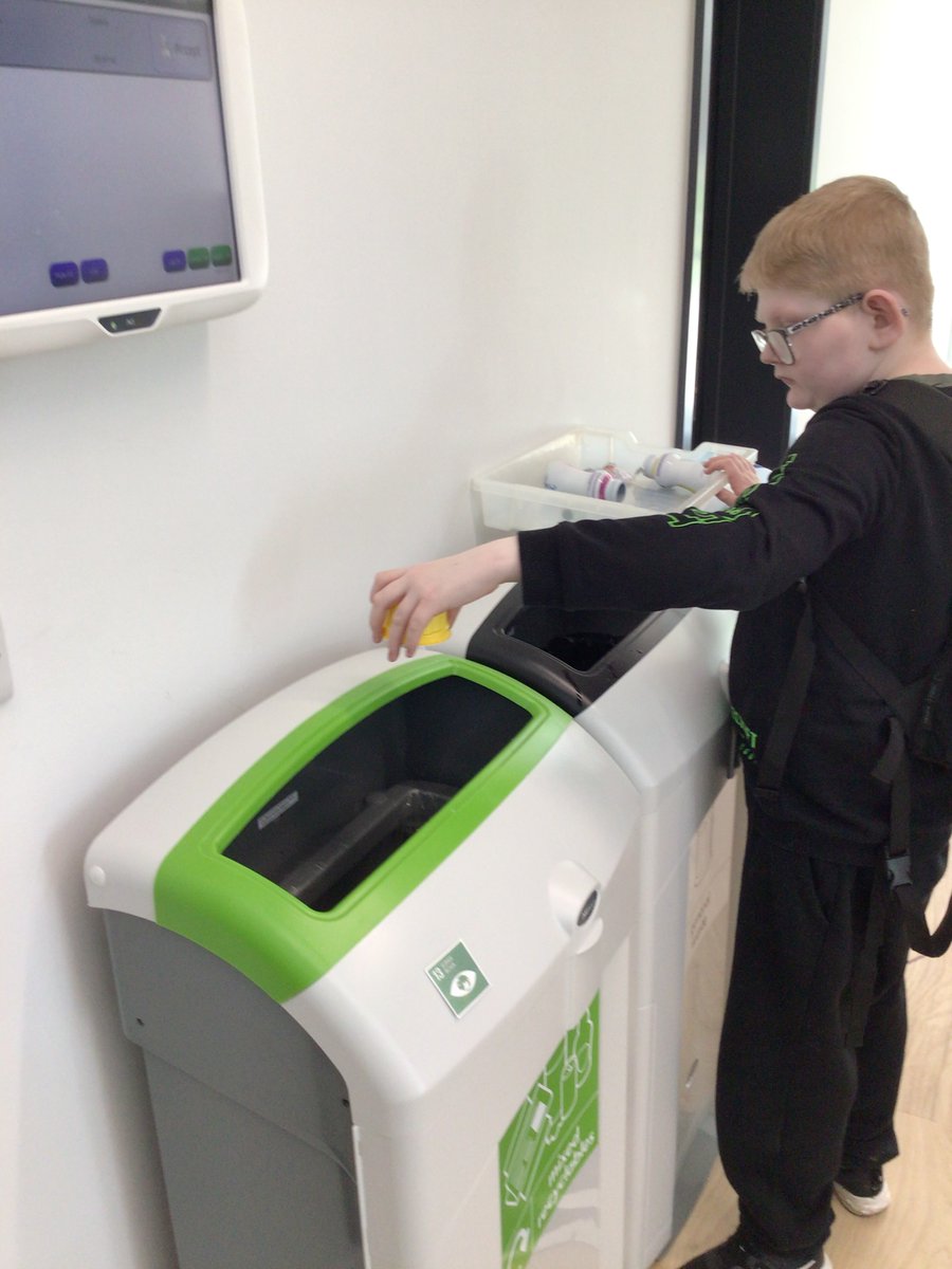 Beatlie School tweet media