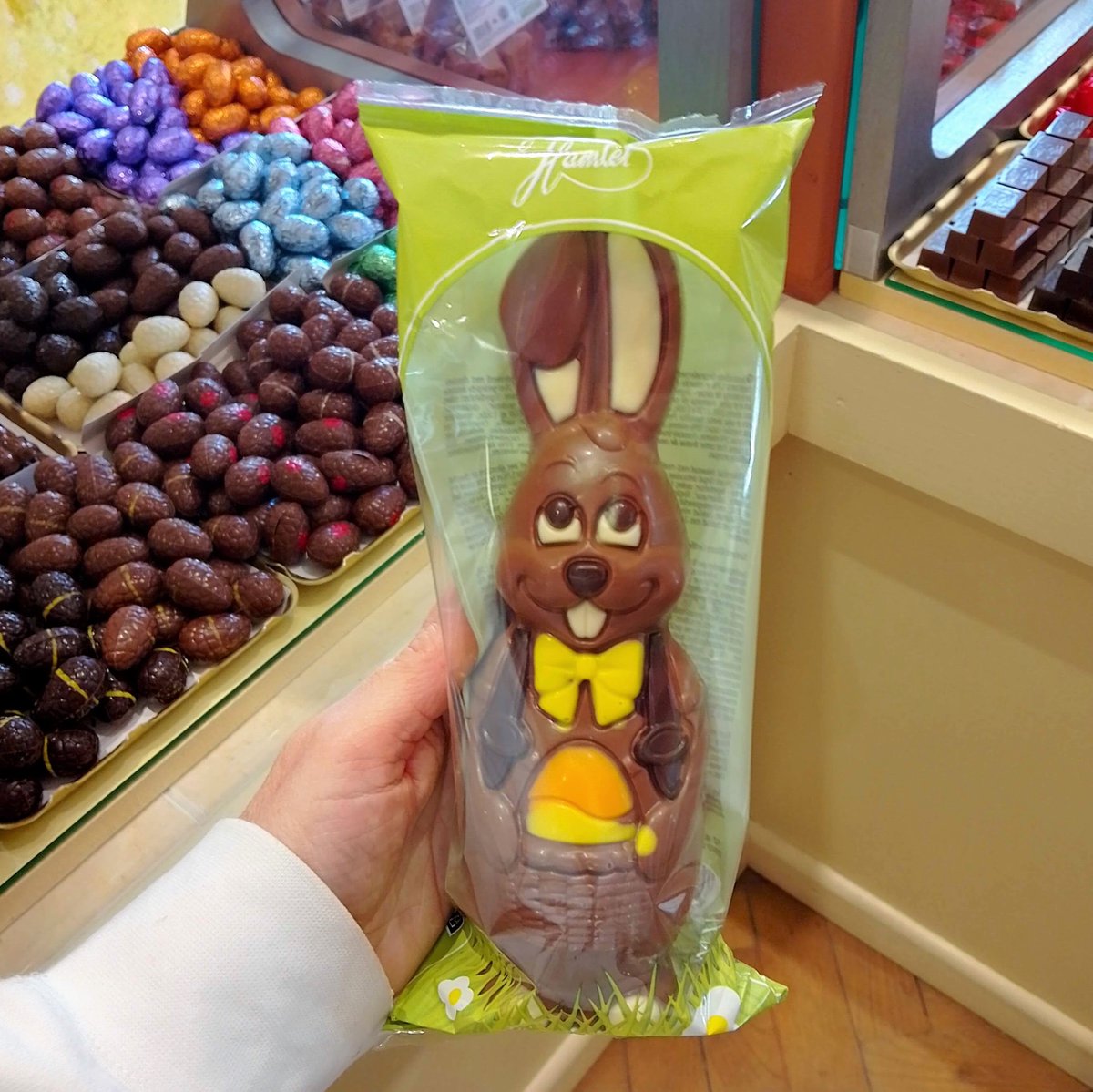 🐰 Buddy the bunny is the star of today's post

#buddybunny #hamlet #milkchocolate #decoratedmilkchocolate #sweetmomentsuk #seaford #eastsussex #belgianchocolate #easter2024 #eastersunday31march #ninedaystogo #bunny #rabbit