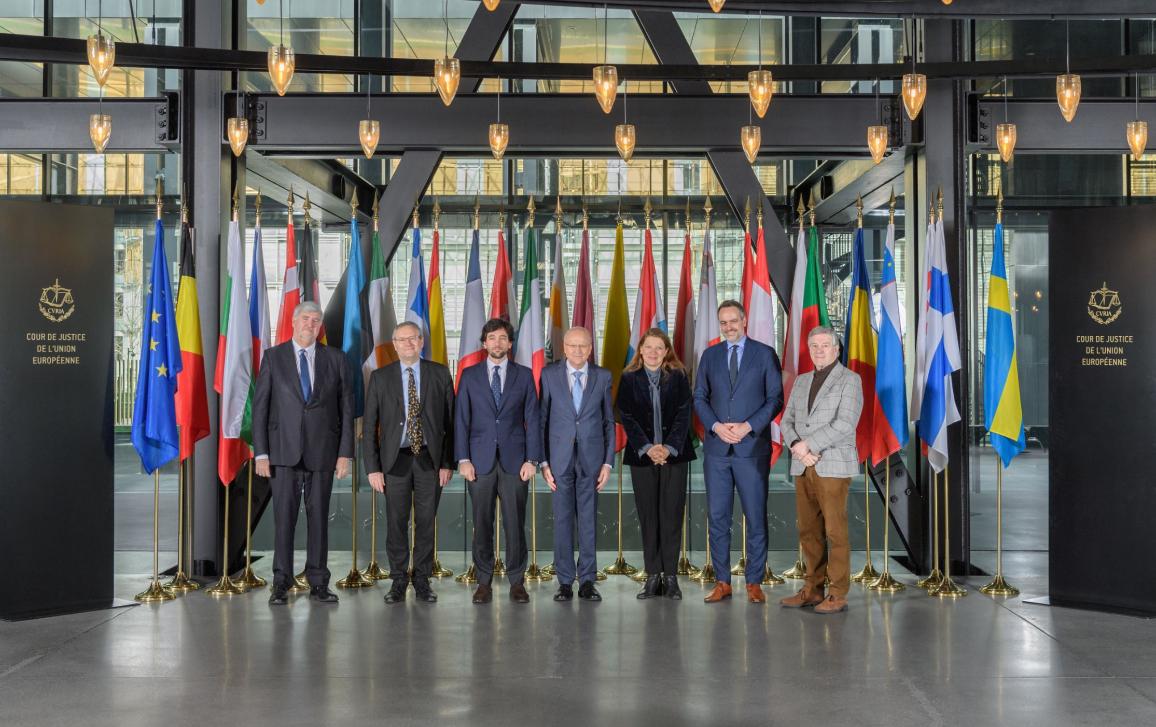 📢⚖️<a href="/EP_Legal/">JURI Committee Press</a> MEPs started their annual dialogue with <a href="/CourUEPresse/">Cour de justice UE</a> to discuss European citizens' perception of justice, respect for the rule of law and possible improvements to the functioning of the judicial system of the 🇪🇺EU. Read more 👉europarl.europa.eu/committees/en/…