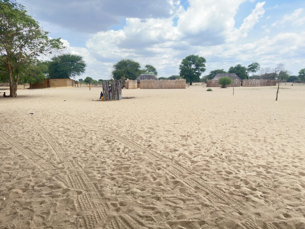 nina_nohayi's tweet photo. As our @CGIAR #FCMInitiative @IWMI led #WP1 research validation with Mbao and Imusho communities in Western Zambia concludes, the urgency of #ClimateAction hits home. The crippling drought not only impacts water sources but also leads to increased human-wildlife conflicts. 💦🇿🇲🌍 https://t.co/kgBdx1KJCk