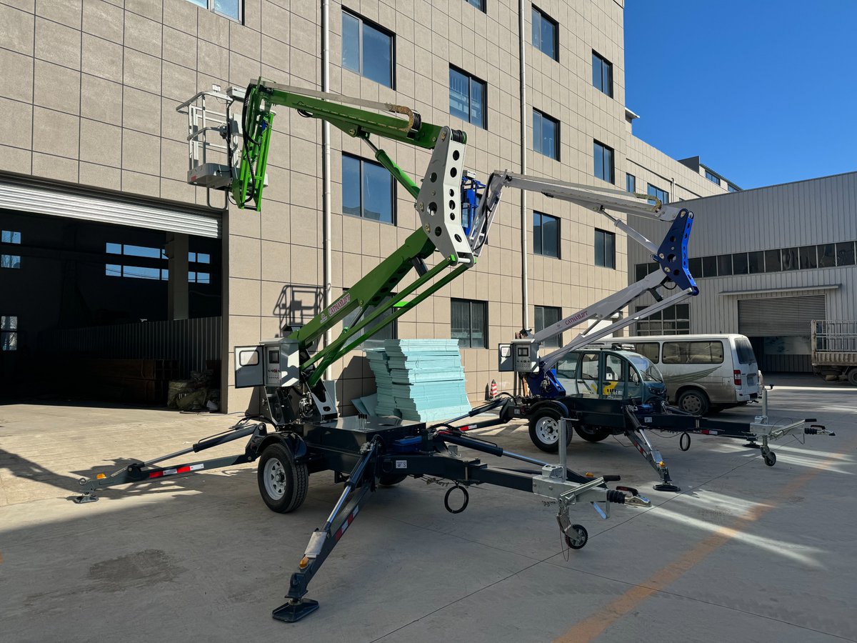 EvanYin12's tweet photo. CATHAYLIFT 12-meter platform height, load capacity 227kgs, the platform can be rotated 180°, a good helper for cleaning roofs and branches.#cathaylift #trailerboomlift #cherrypicker #cleanroof #towableboomlift #boomlift https://t.co/Aoyut5y2Ly
