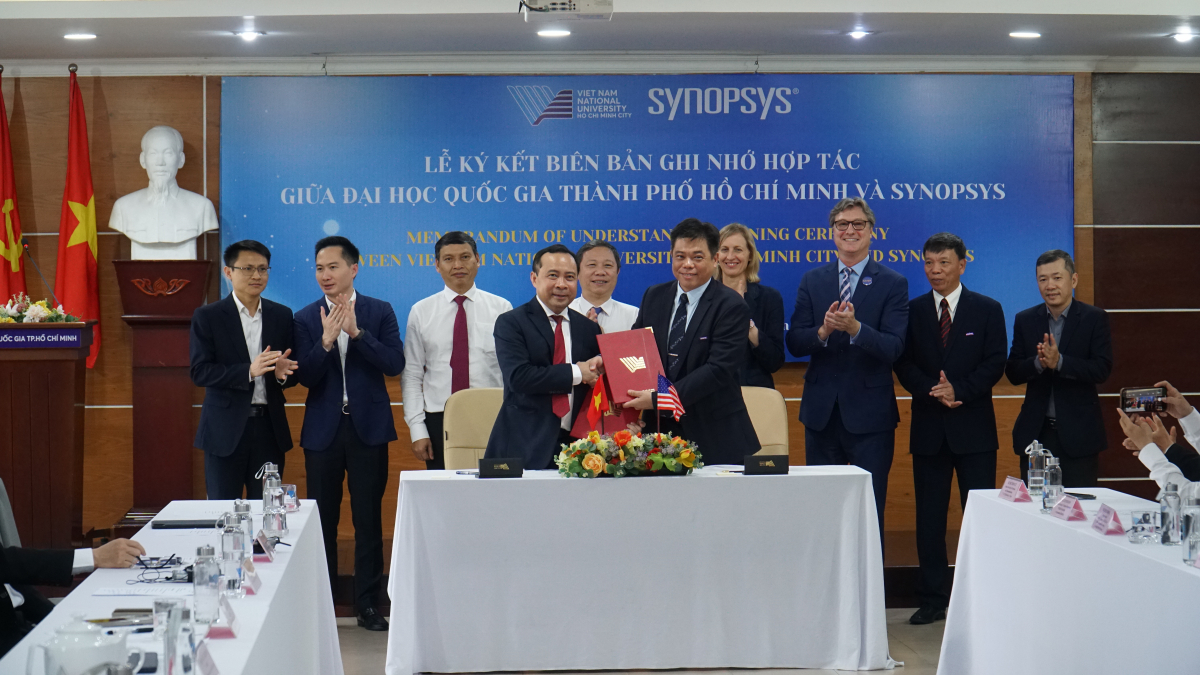 SYNOPSYS AND VNUHCM COLLABORATE ON IC DESIGN TRAINING

On the morning of March 15, at VNUHCM Headquarters, a signing ceremony for the Memorandum of Understanding between the Synopsys and VNUHCM took place.

More info: vnuhcm.edu.vn/news_32343364/…