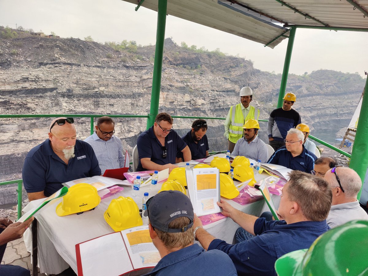 GainwellE's tweet photo. We were thrilled to welcome Vitrinite to BCCL Block II to showcase the exceptional performance of the Gainwell Highwall Miner system. We are proud to have a contract with Vitrinite to supply a highwall miner to support the Vulcan Mine in Queensland’s Bowen Basin.
#HighwallMining https://t.co/7BUrkTIWIo