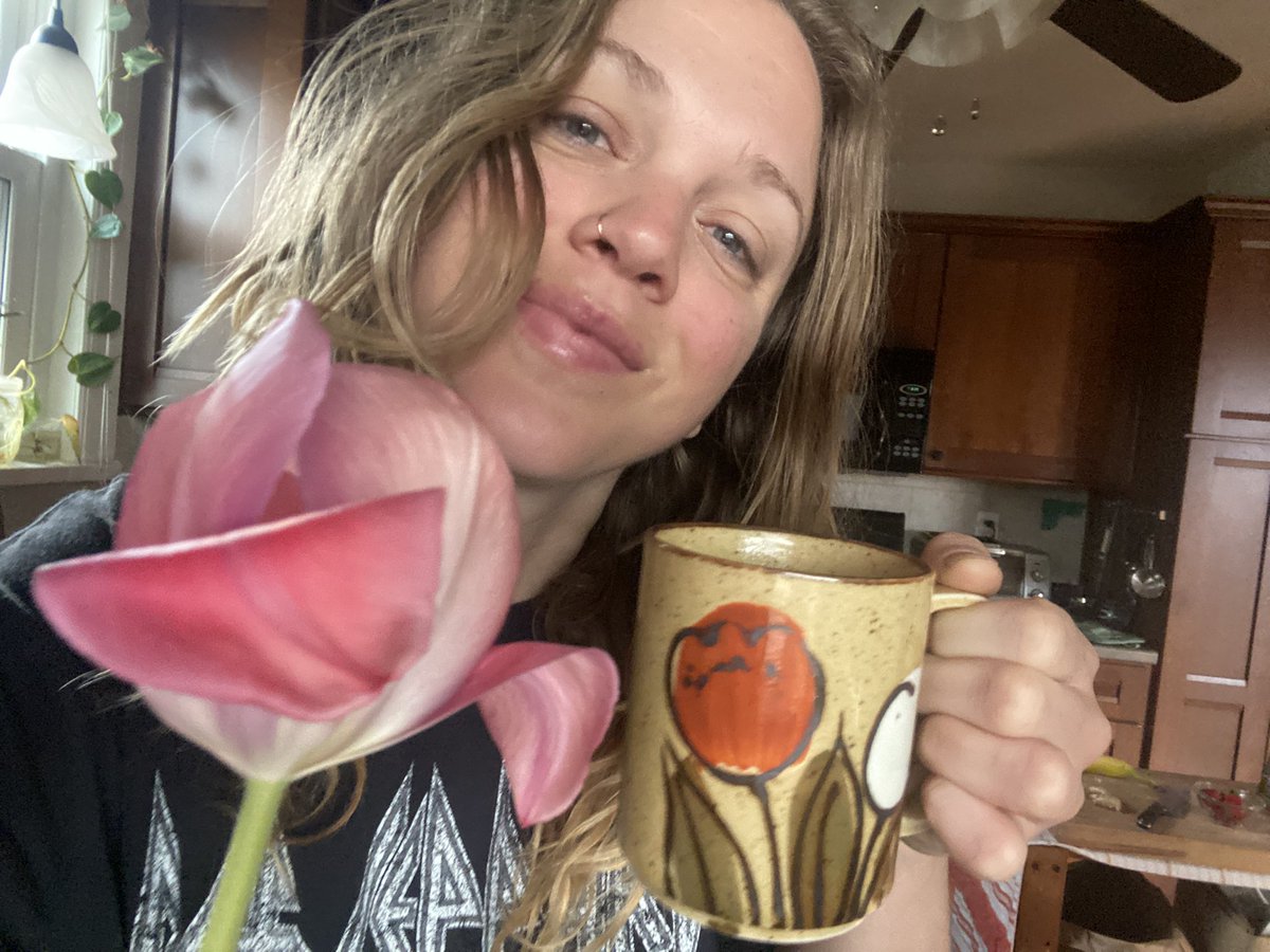 vera bloom tweet media