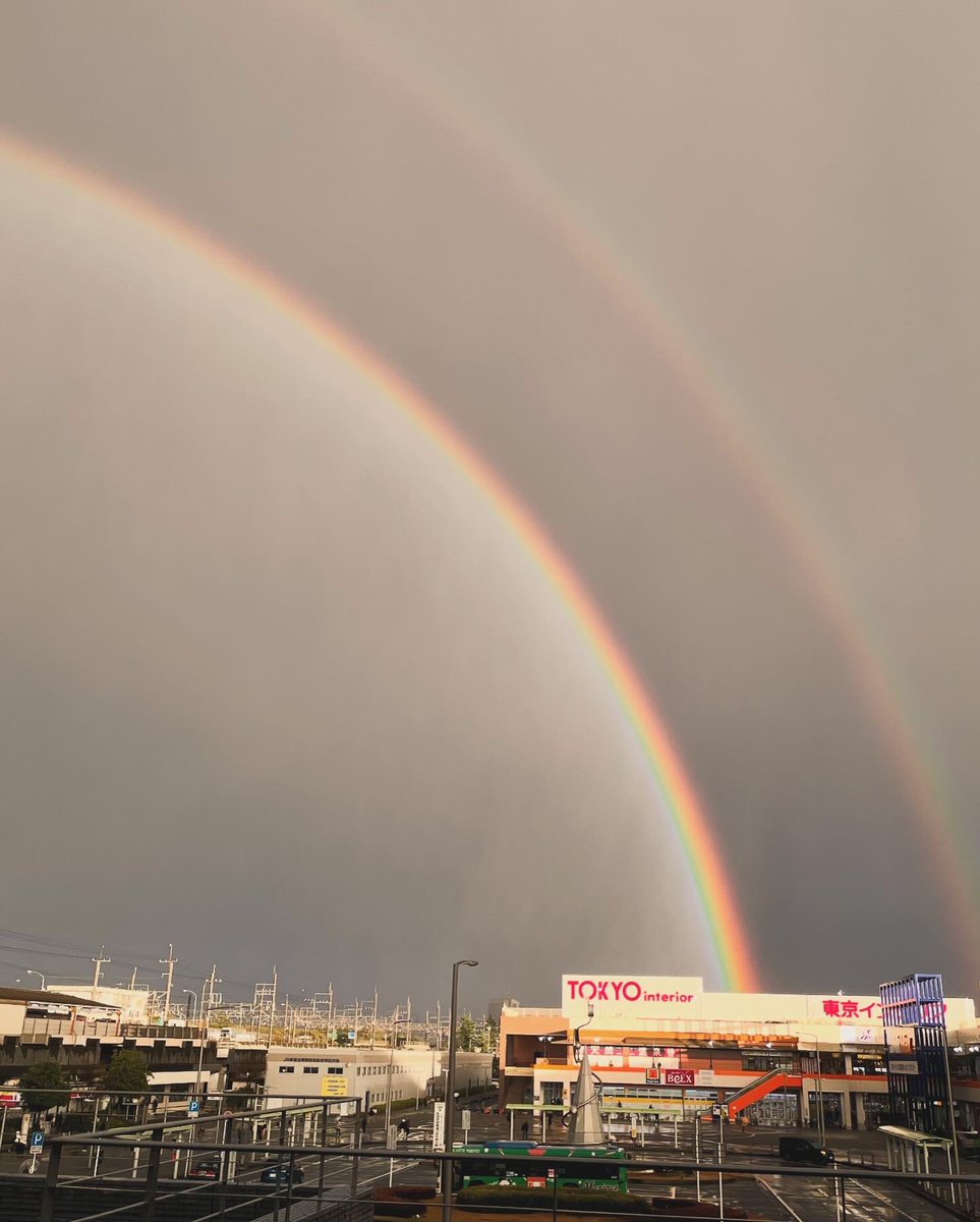 身体にダメージが残ったままで出場したレースはボロボロでした😊
ほどよい緊張感で楽しかった。

久々に色々な方にお会い出来たし、また頑張りましょう😊
次は秋の大会ですかね。

帰りに見た虹は凄かった🌈