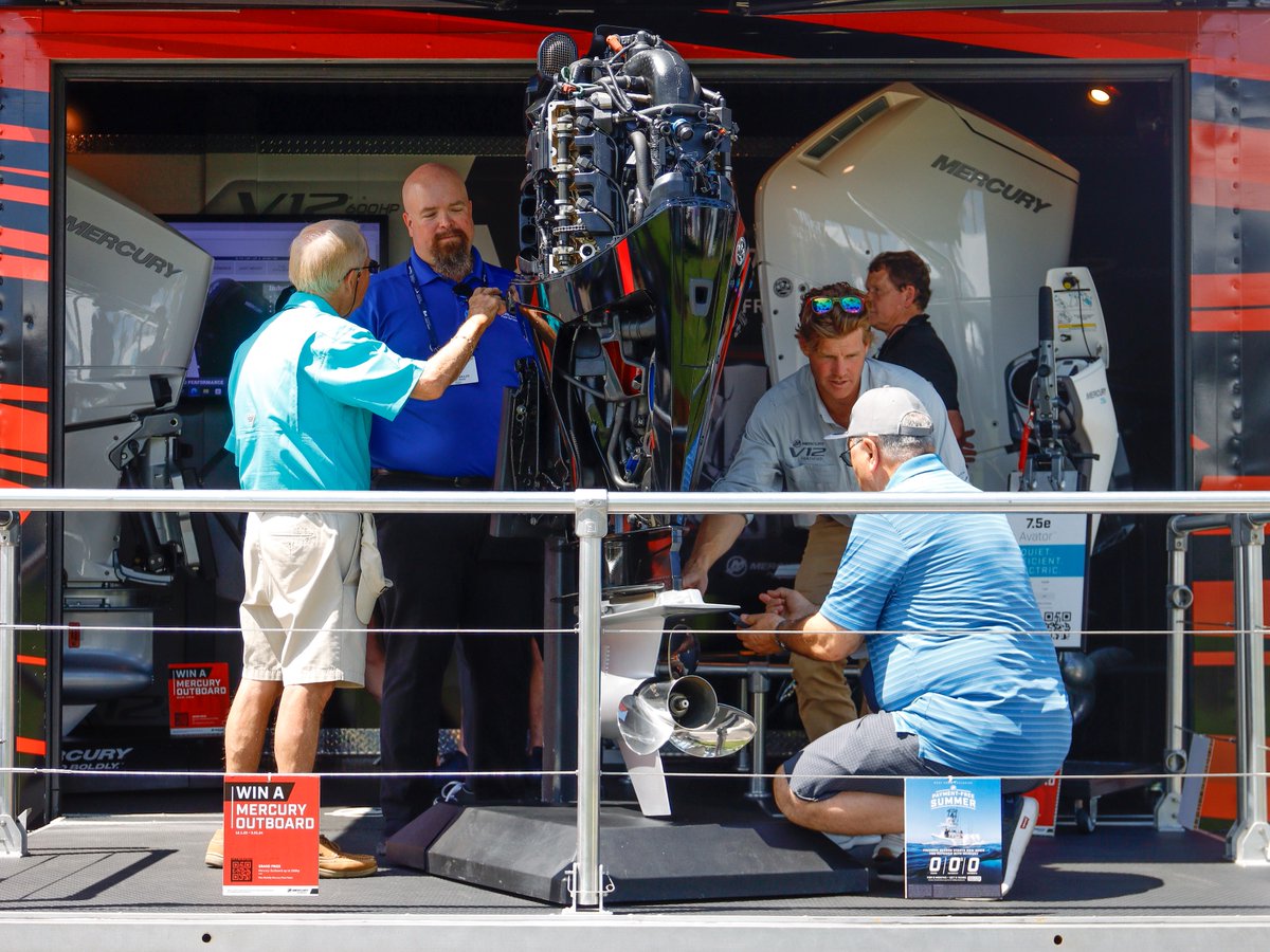 pbboatshow tweet media